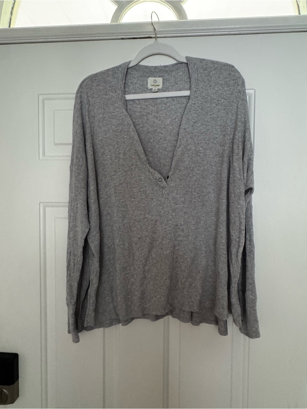 aerie Light Gray Ribbed V-Neck Long Sleeve Top